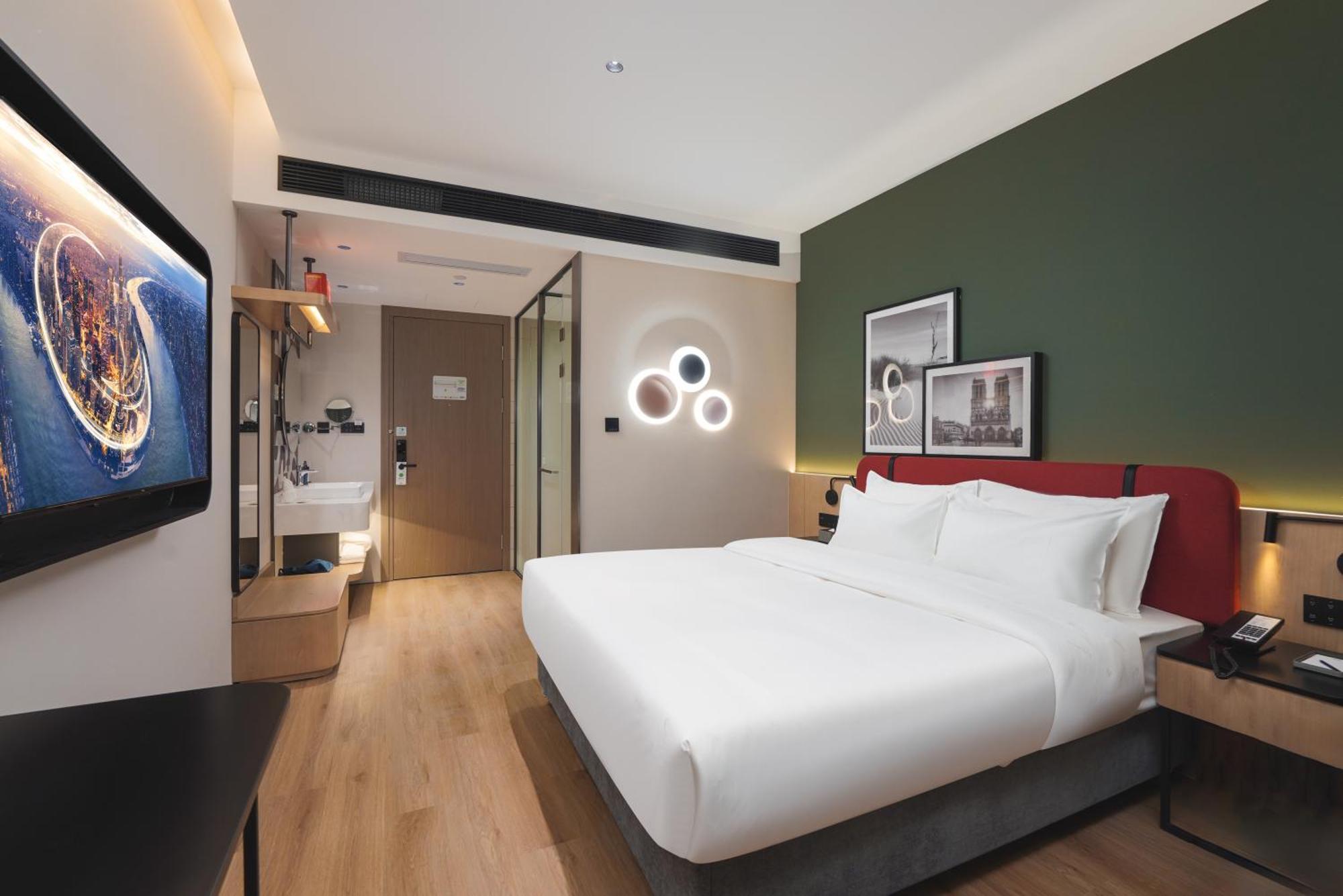 Hotel Campanile Hongqiao Airport National Convention And Exhibition Center 3*