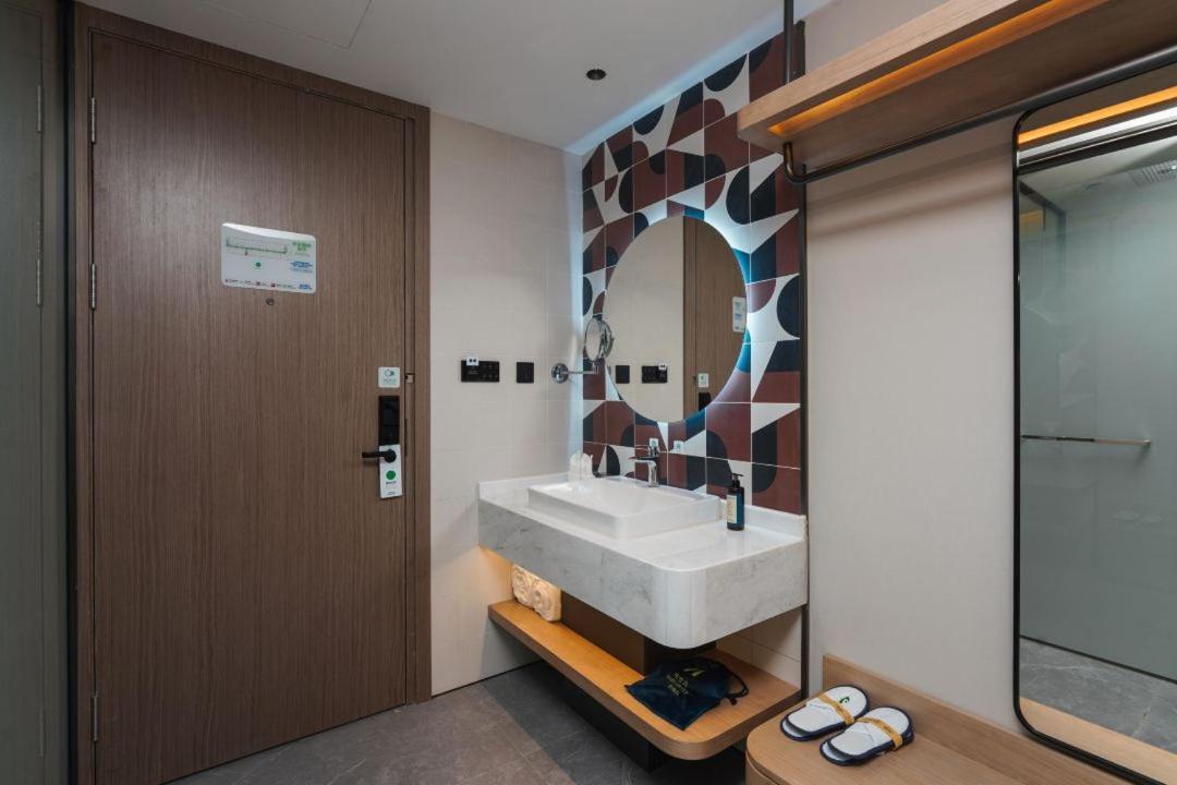 Campanile Hongqiao Airport National Convention And Exhibition Center Hotel 3*