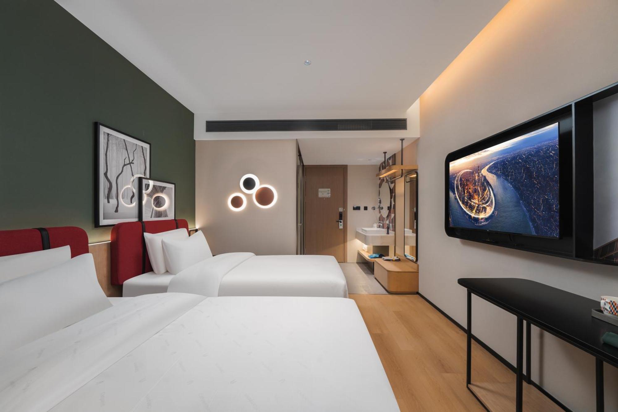 Campanile Hongqiao Airport National Convention And Exhibition Center Hotel 3*